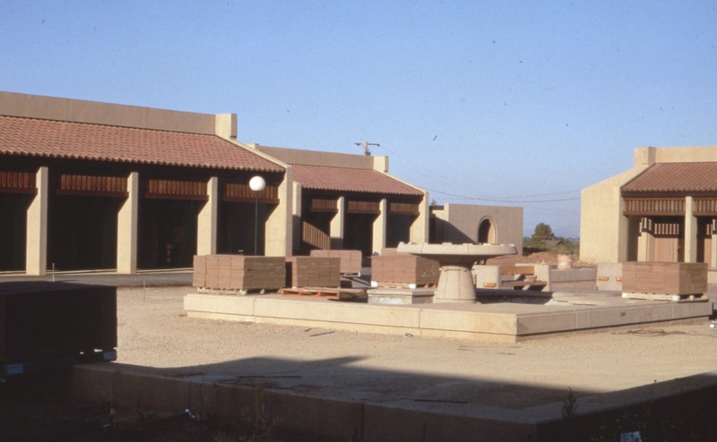 
A smaller fountain, matching the one at the center of campus, was built in the L Quad area. Photo taken in 1966 or 1967. Photographer unknown.